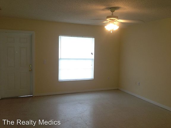2nd image of 512 Imperial Pl