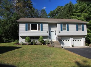 16 Darlene Dr, Poughkeepsie, NY 12601