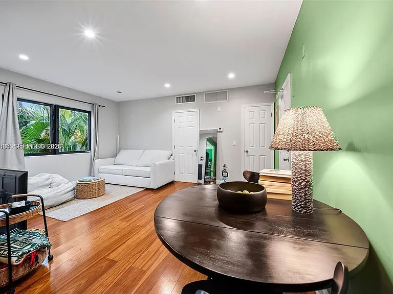 750 Jefferson Ave #14 — Photo 6