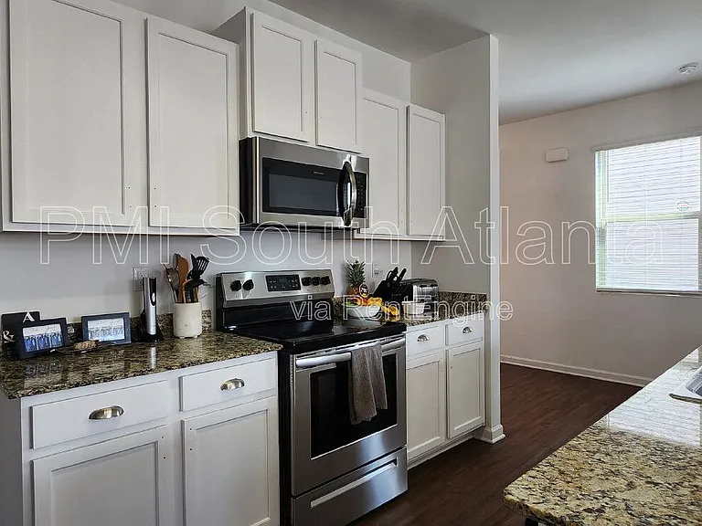 4040 Alveston Dr — Photo 7
