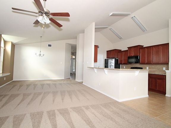 2nd image of 3306 Cricklewood Dr