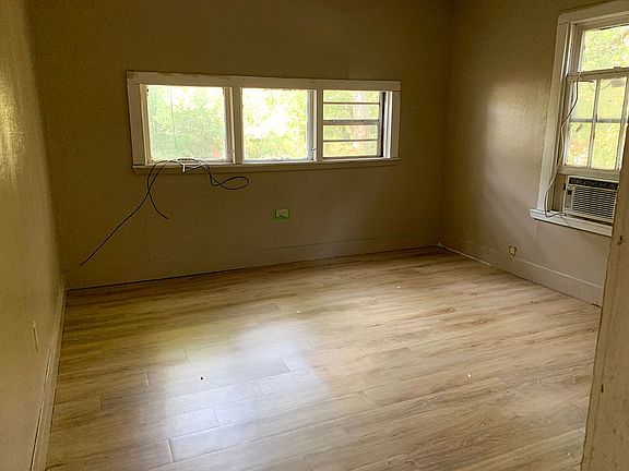 4th image of 3736 Ninock St