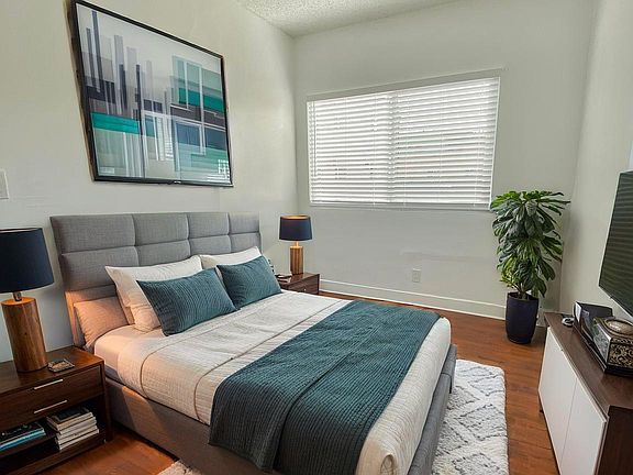2nd image of 2919 Van Buren Pl #2919