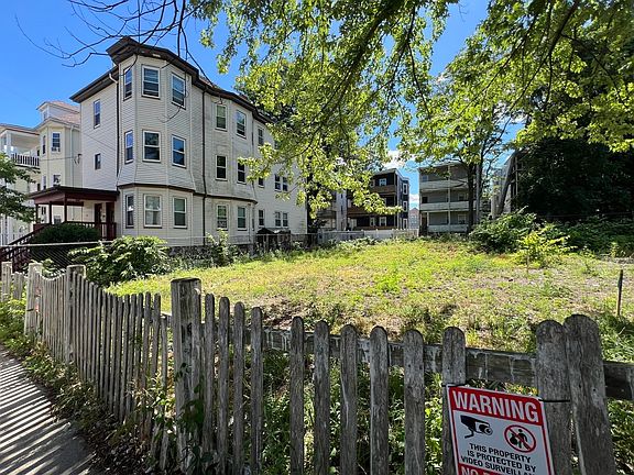 3rd image of 27 Millet St