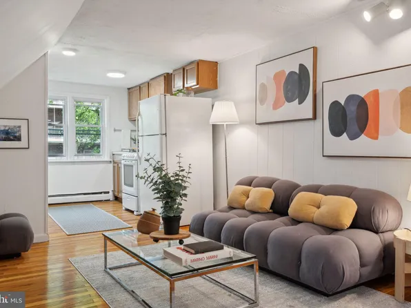 265 S 9th St APT 3R, Philadelphia, PA 19107