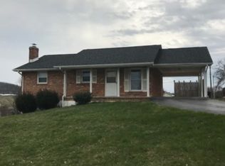 705 Starlight Dr, Christiansburg, VA 24073