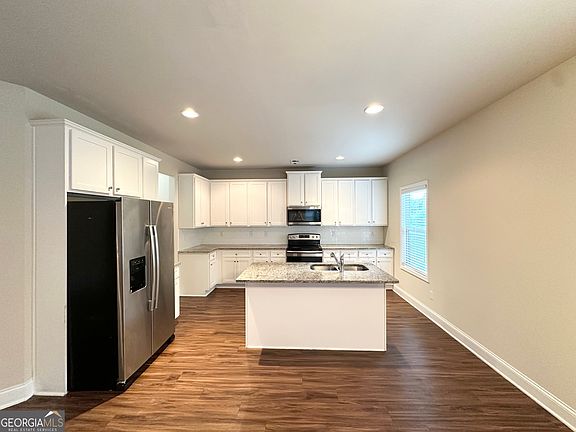 4th image of 124 Donegal Way