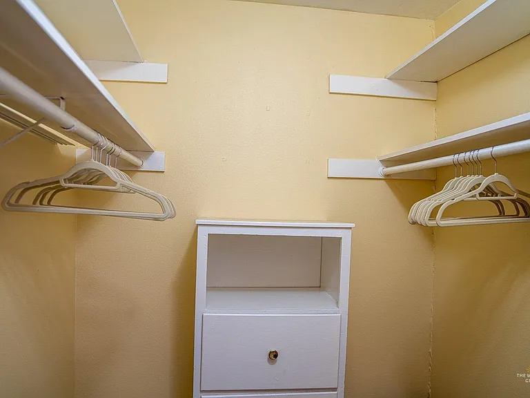 walk-in closet