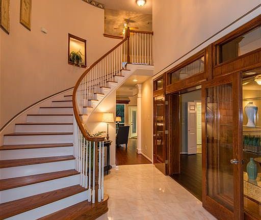 5th image of 9402 Brentwood Lakes Cir