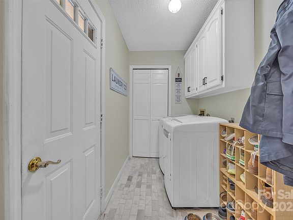 5th image of 3998 Holly Springs Dr #20