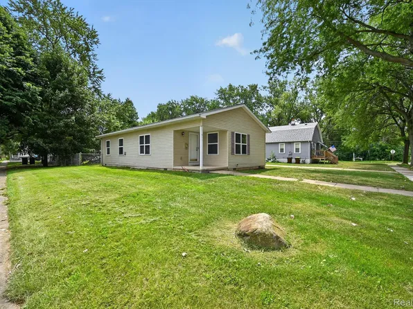 611 Conant Ave, Monroe, MI 48161