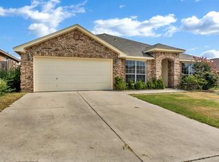 9216 Rhea Dr, White Settlement, TX 76108