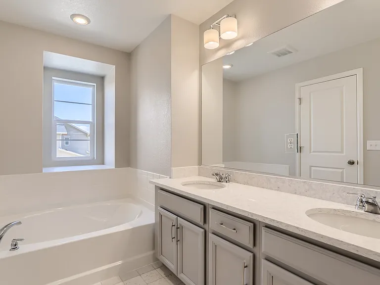 6302 N Fulton St — Photo 16