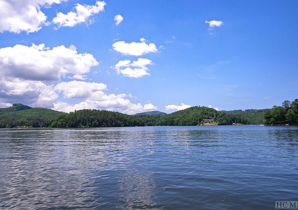 1st image of 19 Lakeside Circle Dr