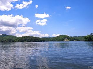 19 Lakeside Circle Dr, Glenville, NC 28736