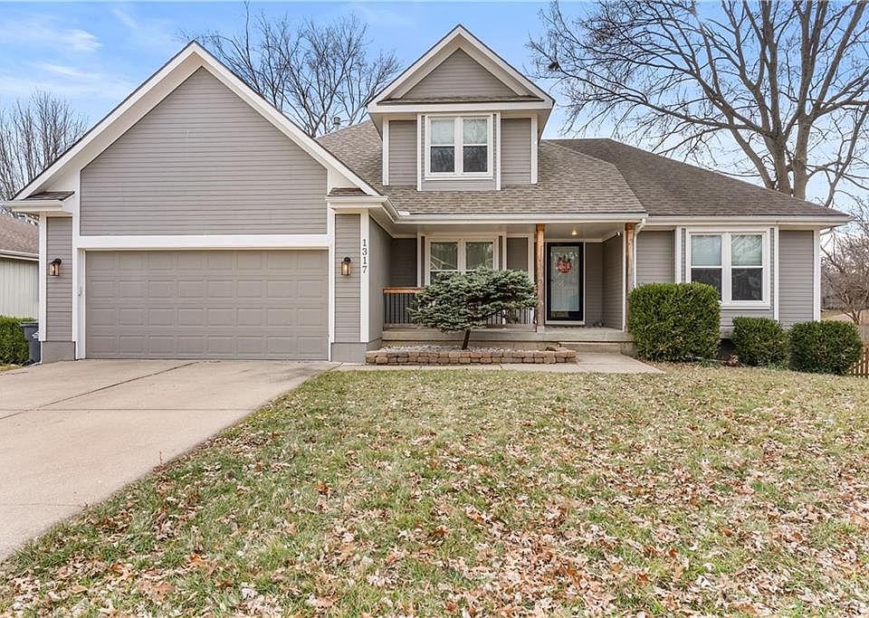 1st image of 1317 NE Quail Walk Dr