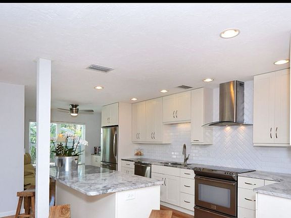 3rd image of 7477 Mariana Dr