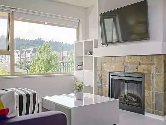 3rd image of 200 Klahanie Dr