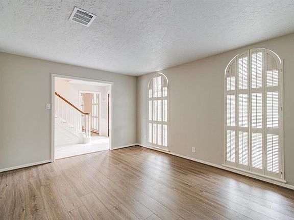 4th image of 11022 Riverview Dr