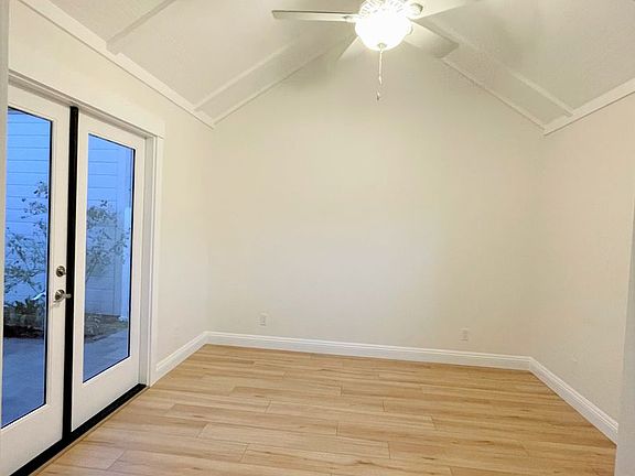 3rd image of 2154 Buena Vista Ave #D