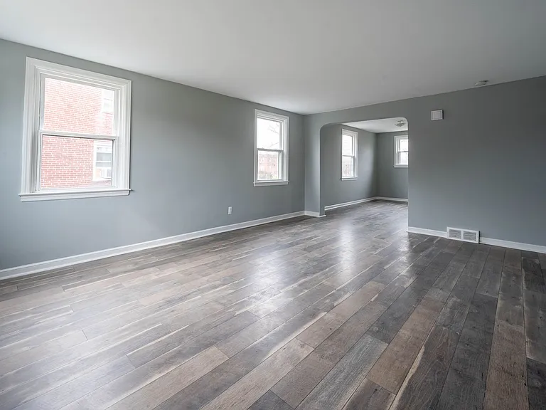 357 Holland St — Photo 8