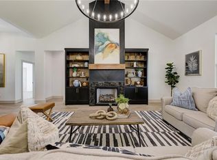 53 N Oaks Rd, Harrah, OK 73045