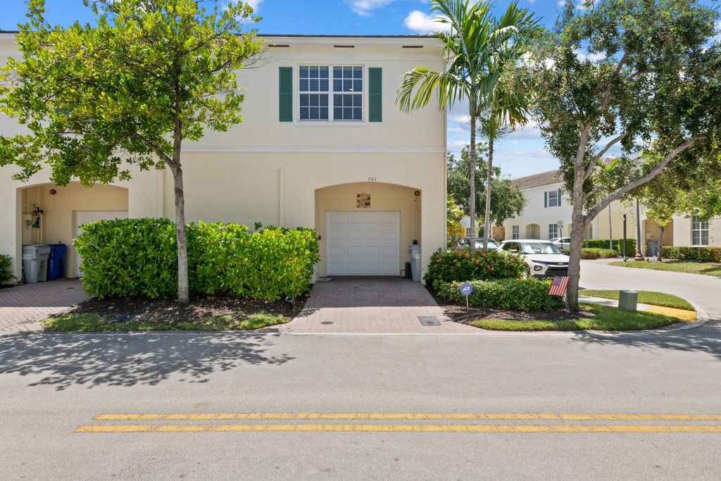 701 SW 1ST Terrace, photo 3