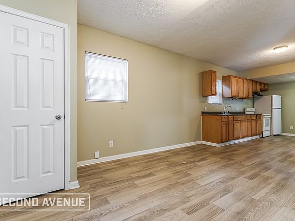 5th image of 540 Beecher St