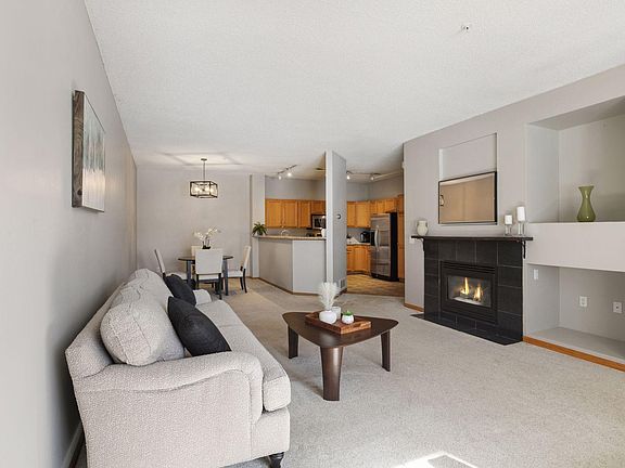 4th image of 14392 Raymond Ln