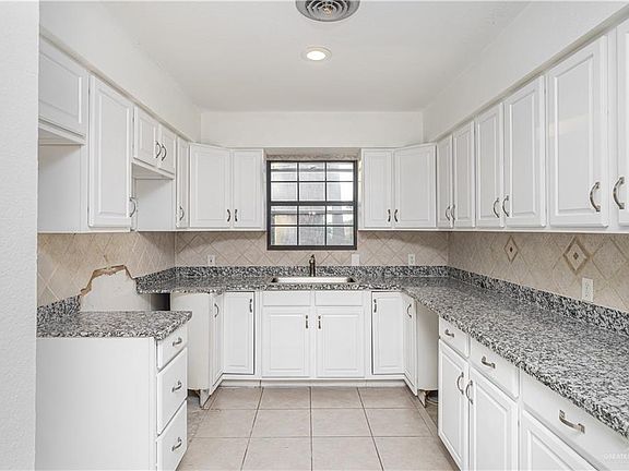 5th image of 3105 N Cummings Ave