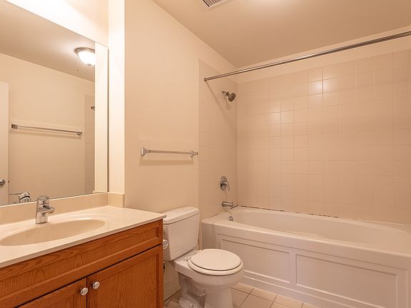 3rd image of 1400 S Michigan Ave APT 1905