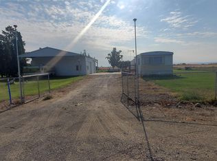 407 Harrison Rd, Burbank, WA 99323