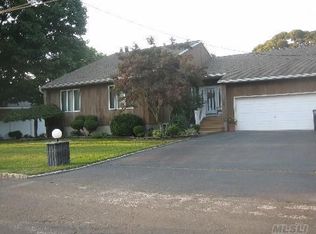 1625 Jefferson Ave, West Islip, NY 11795