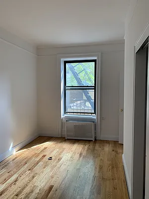 Rented by Roger Benayoun, LREB | media 10