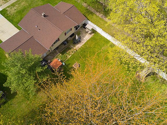 3rd image of 26964 Westwood Ln