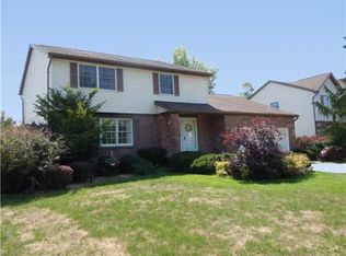 14 Arrow Trl, Lancaster, NY 14086
