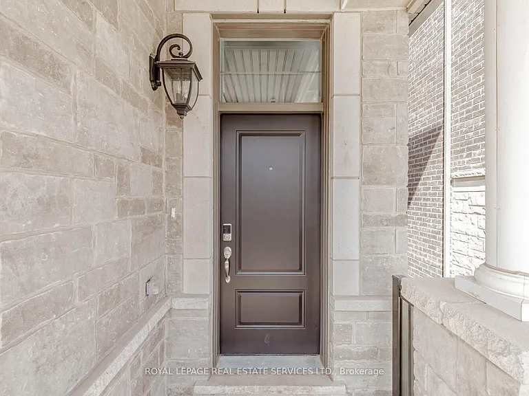 3334 Harasym Trl — Photo 2