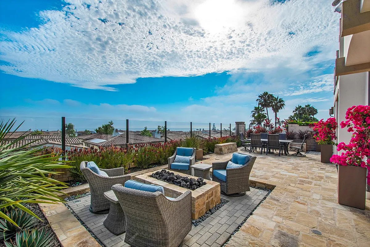 Fire Pit on Patio, plus dining area and BBQ - 167 Via Galicia