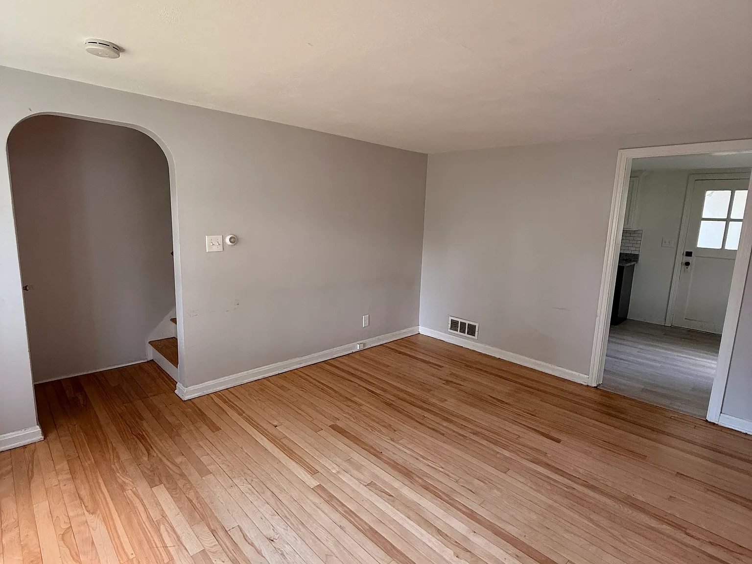 2 bed, 800 sqft, $1,950 — Photo 4