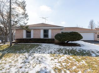 631 Nordic Ct, Libertyville, IL 60048