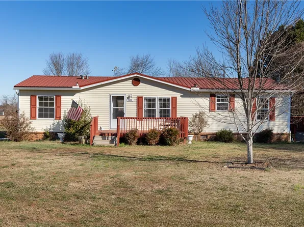 811 Pine Grove Rd, Seneca, SC 29678