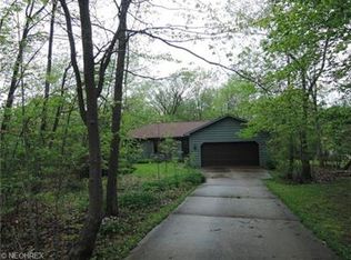 8276 Merrie Ln, Chesterland, OH 44026