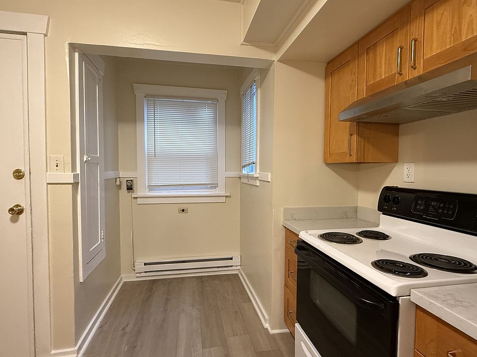 1st image of 4713 Brooklyn Ave NE