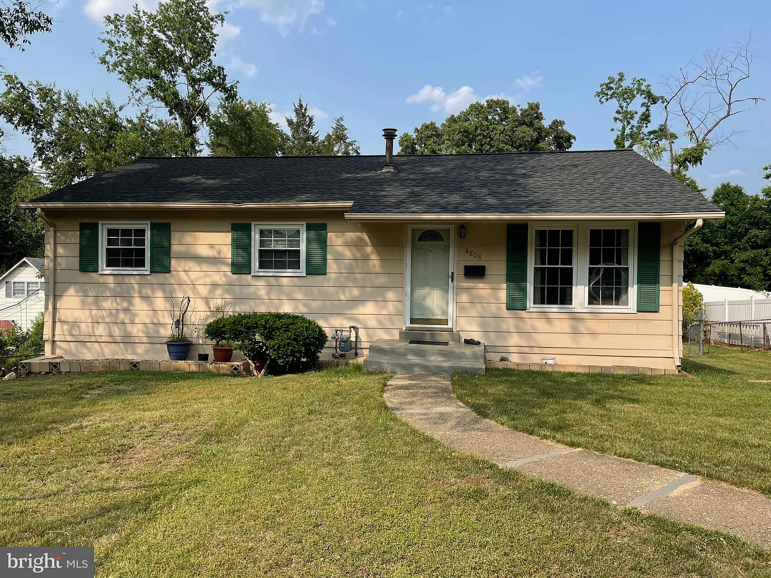 4808 Poplar Dr photo 1