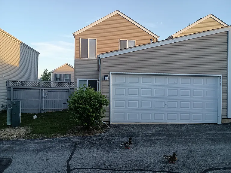 917 Four Seasons Blvd #917 — Photo 3