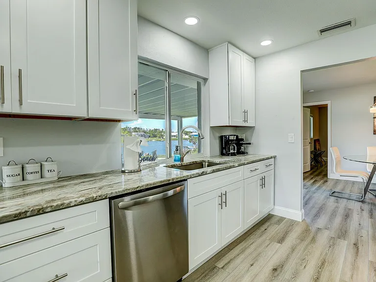 15909 Candle Dr — Photo 17