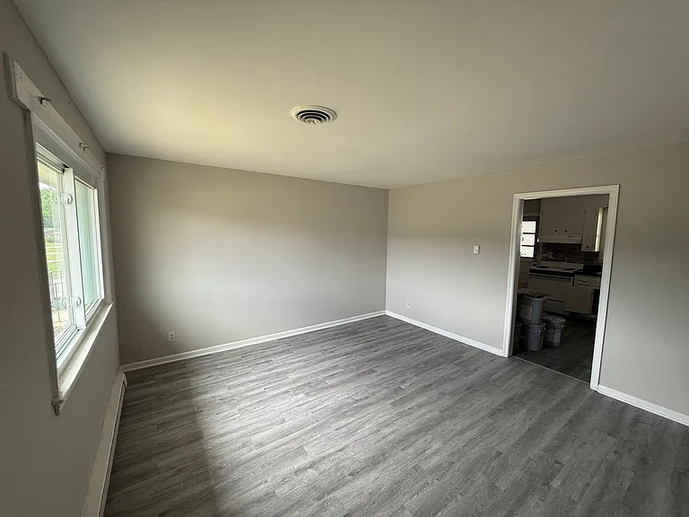 1633 N Valor Dr — Photo 3