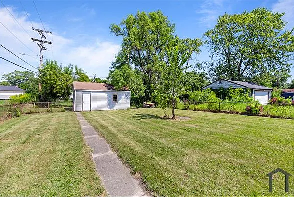 27334 Notre Dame St — Photo 20