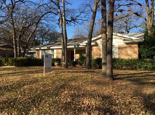 224 Ridgecrest Dr, Hurst, TX 76053