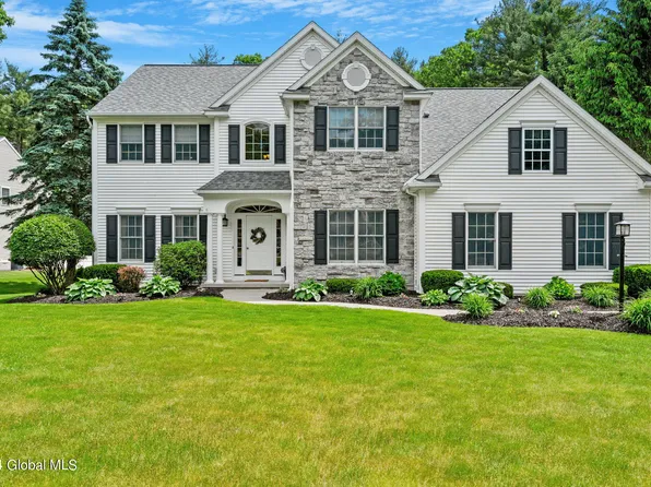 27 Parkside Trail, Ballston Lake, NY 12019